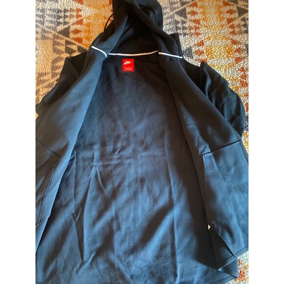 NWT Nike Tech Fleece Windrunner Hoodie Black XL 805144 010 - Picture 4 of 10